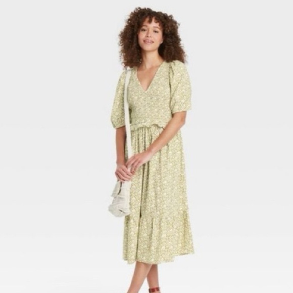 Universal Thread citron green and white floral smocked bodice puff sleeve dress